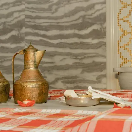إتش - للبالغين فقط 4*
