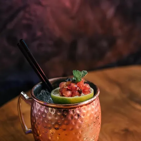 إتش - للبالغين فقط 4*
