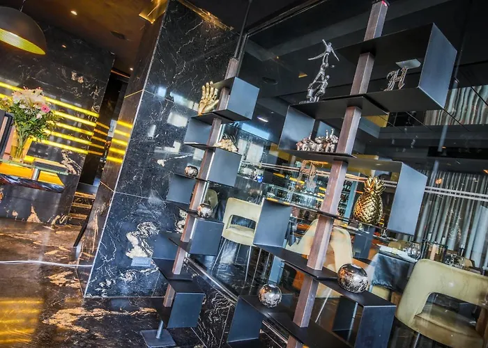 H & - Adults Only Saint Julian's