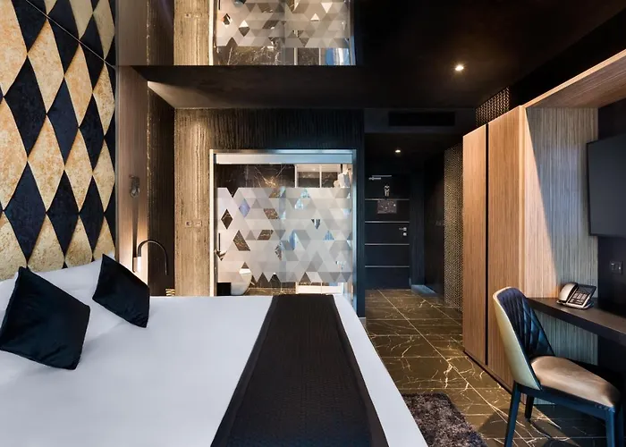 H & - Adults Only Hotel