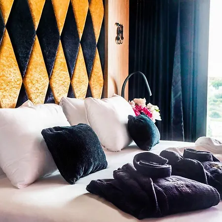 H & - Adults Only Hotel