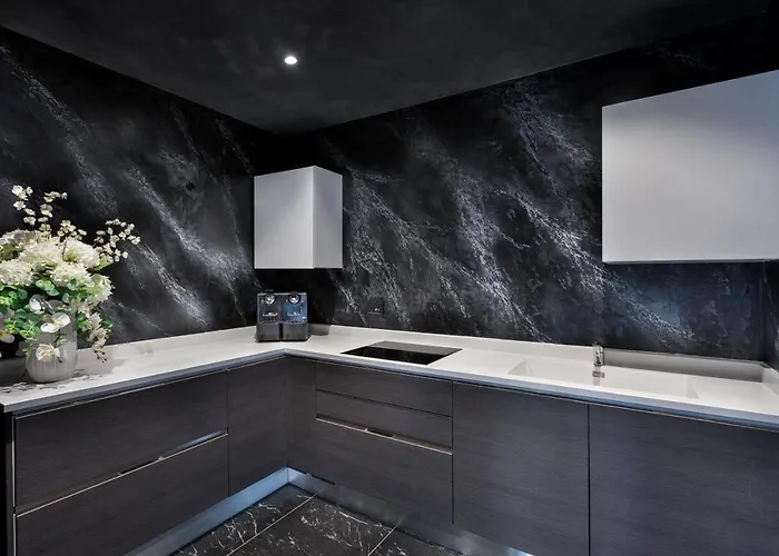 H & - Adults Only Otel