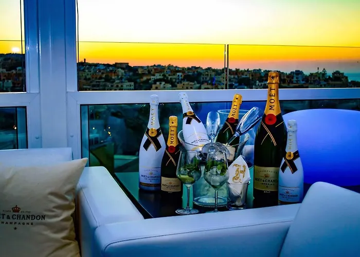 H & - Adults Only 4*