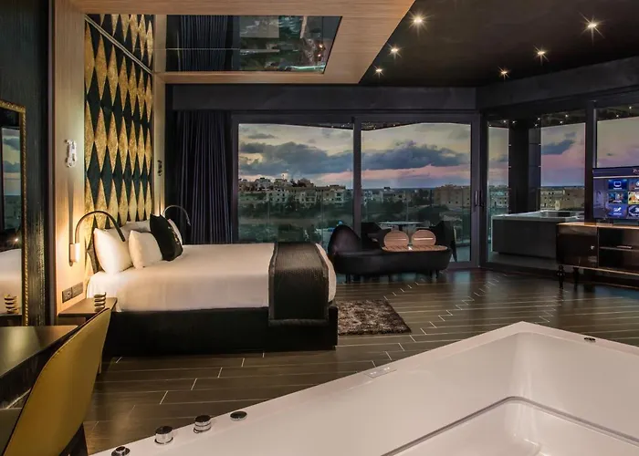 H & - Adults Only Otel 4*