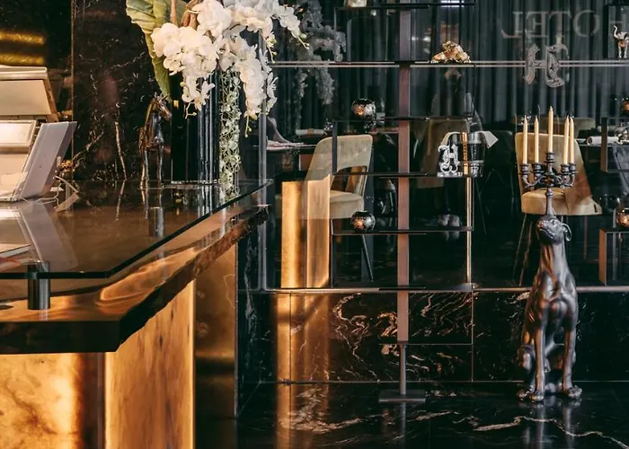 H & - Adults Only Saint Julian's