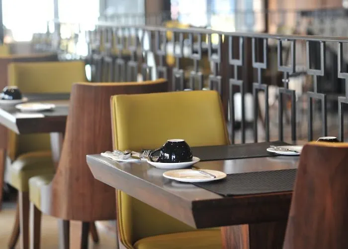 H & - Adults Only Saint Julian's