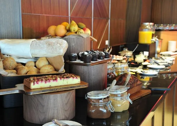 H & - Adults Only 4*